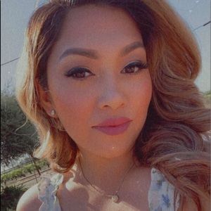 Meet your Posher, Elena